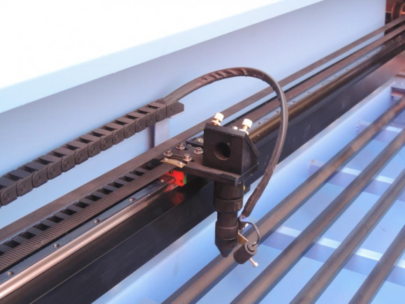 RayMark LSR-1830 станок лазерной резки 