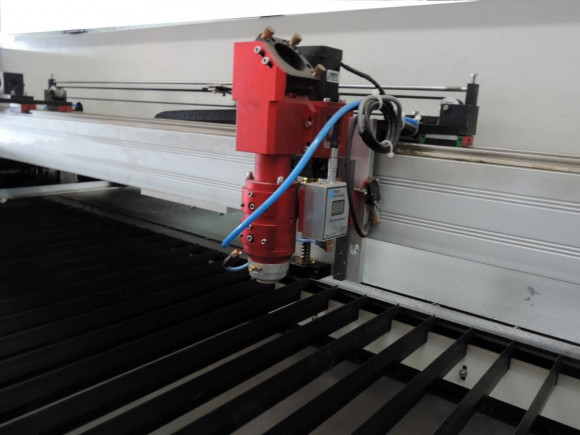 RayMark LRM-M1325E/M1530E лазерный станок для резки металла