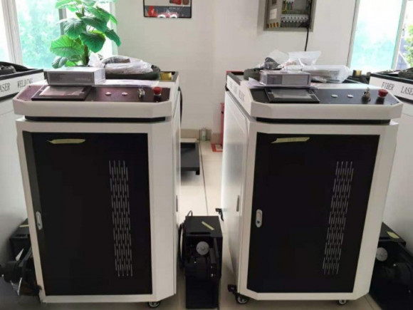 RAYMARK SLS Fiber волоконный аппарат/станок ручной лазерной сварки  2000 Вт