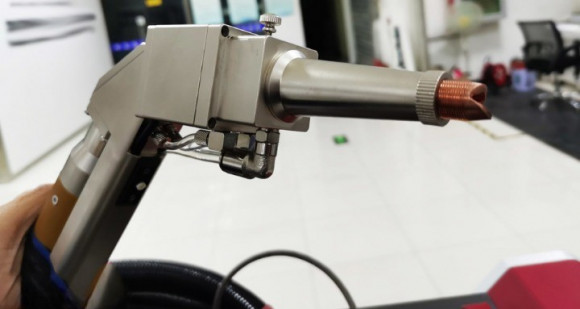 RAYMARK SLS Fiber волоконный аппарат/станок ручной лазерной сварки  2000 Вт